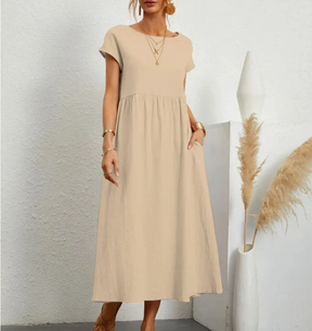 Vestido de Manga Curta com Decote em O Spark